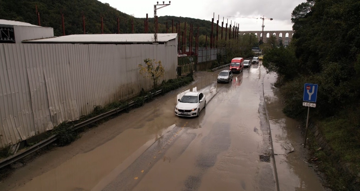 Kemerburgaz Cendere Yolu\'nda yağış sonrası yeniden su birikintileri oluştu