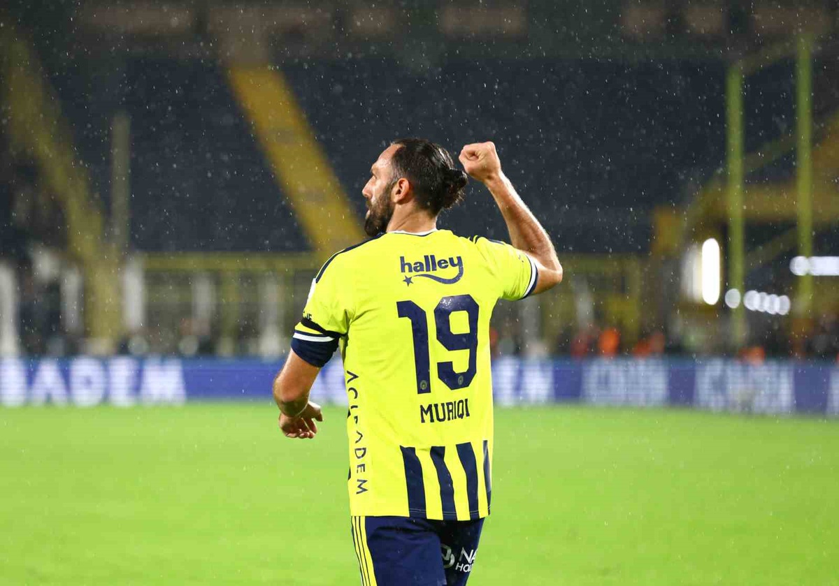 Fenerbahçe\'nin Alanyaspor\'u 3-0 yendiği maçta Vedat Muriqi ligde 7. golünü attı