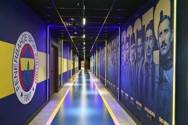 Fenerbahçe'nin 20 yıllık soyunma odası yenilendi! Masrafı yönetim kurulu üyeleri karşıladı