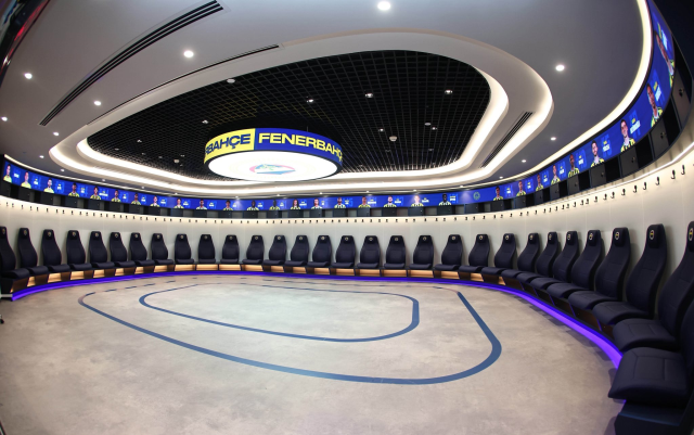 Fenerbahçe'nin 20 yıllık soyunma odası yenilendi! Masrafı yönetim kurulu üyeleri karşıladı