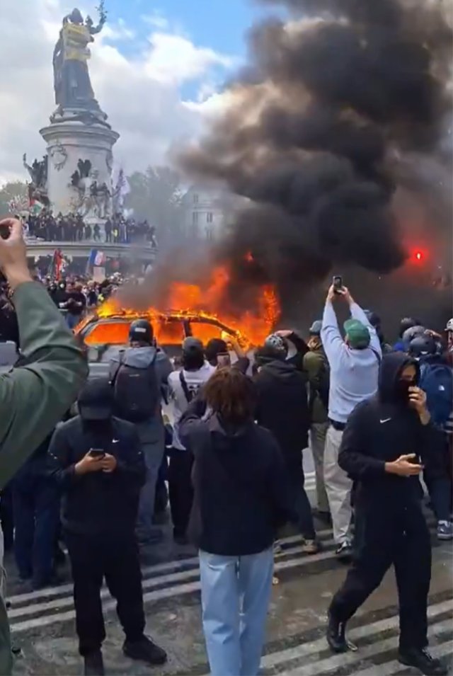 Fransa'da protestolar şiddetlendi: Lyon'da tarihi bina ateşe verildi