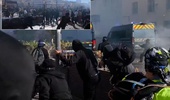 Fransa'da sarı yelekliler her yeri yakıp yıkıyor! Polislerin çaresiz kaldığı anlar kamerada