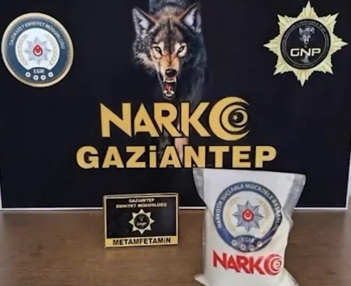 Gaziantep\'te araç aramasında 1 kilo metamfetamin bulundu, 2 şüpheli gözaltına alındı