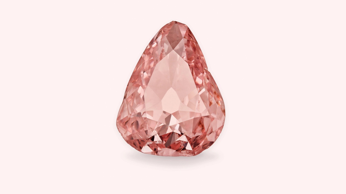1926\'da çalınan pembe elmas Grand Condé, yaklaşık bir asır sonra Chantilly\'de sergilenecek