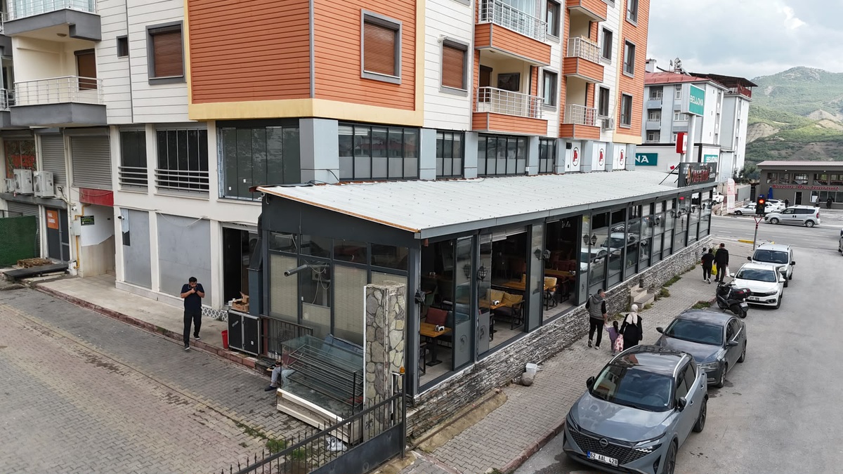 Kayıp Gülistan Doku\'nun çalıştığı kafede üst kat görüntüleri soruşturma dosyasına girmemiş