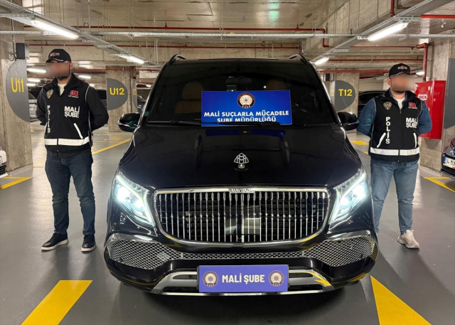 Garajından çıkanlara bakın! Tam 9 lüks araca el konuldu