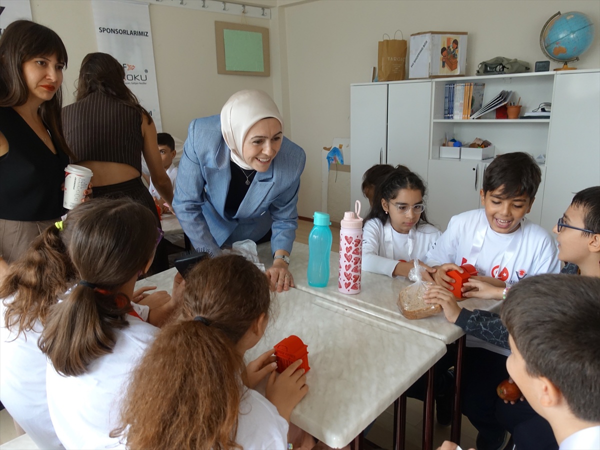 İKÇÜ TÜBİTAK destekli projede görme engelli öğrenciler dokunarak İngilizce öğreniyor