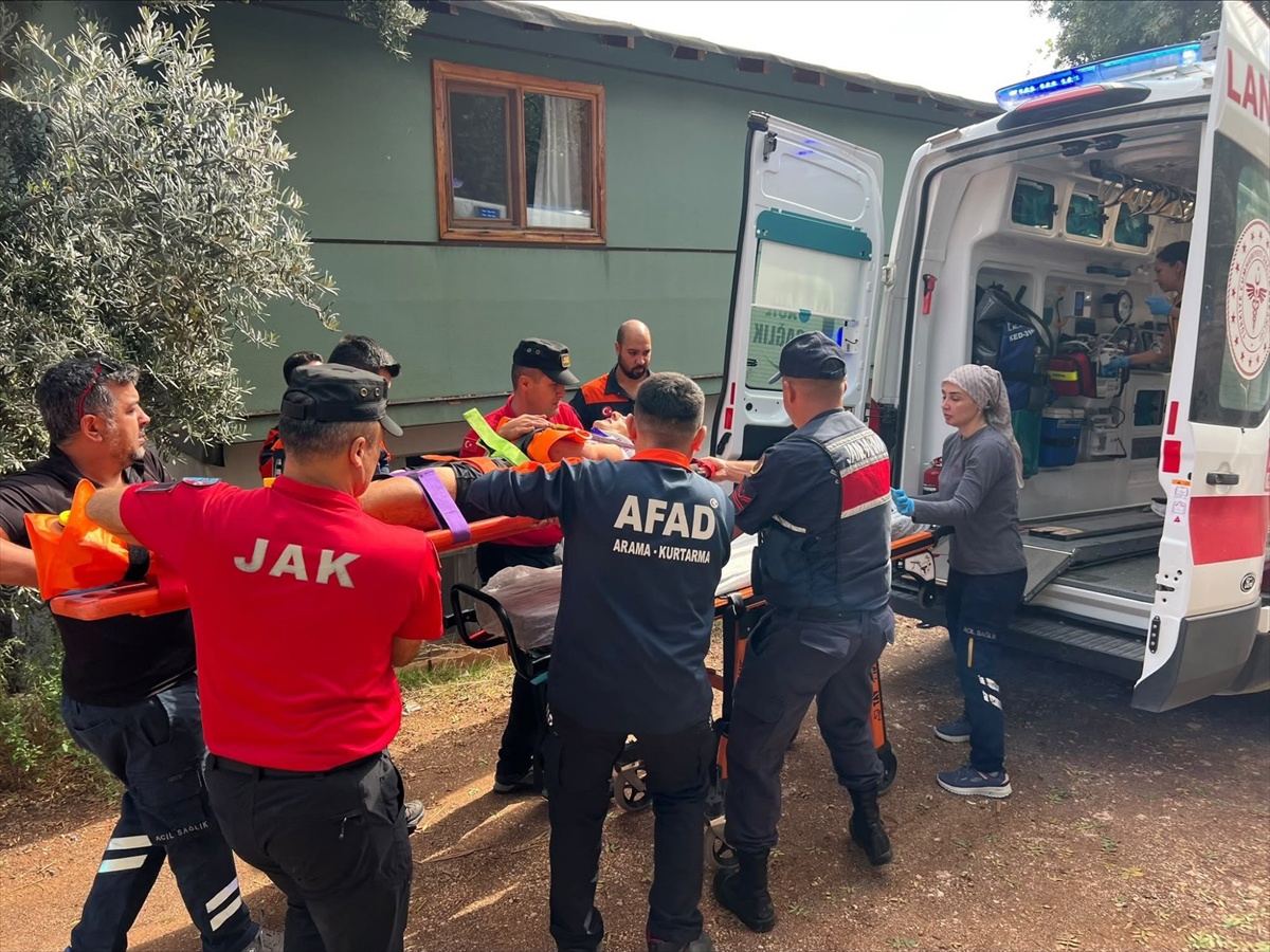 Antalya Konyaaltı\'da kaybolan kişiyi JAK timleri ikametinden 19 kilometre ötede buldu