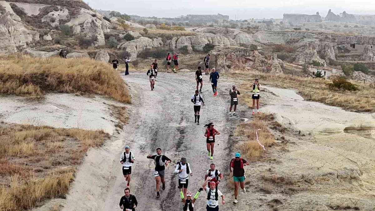 Kapadokya Ultra Trail\'de 73 ülkeden 3 bine yakın sporcu yarışa başladı