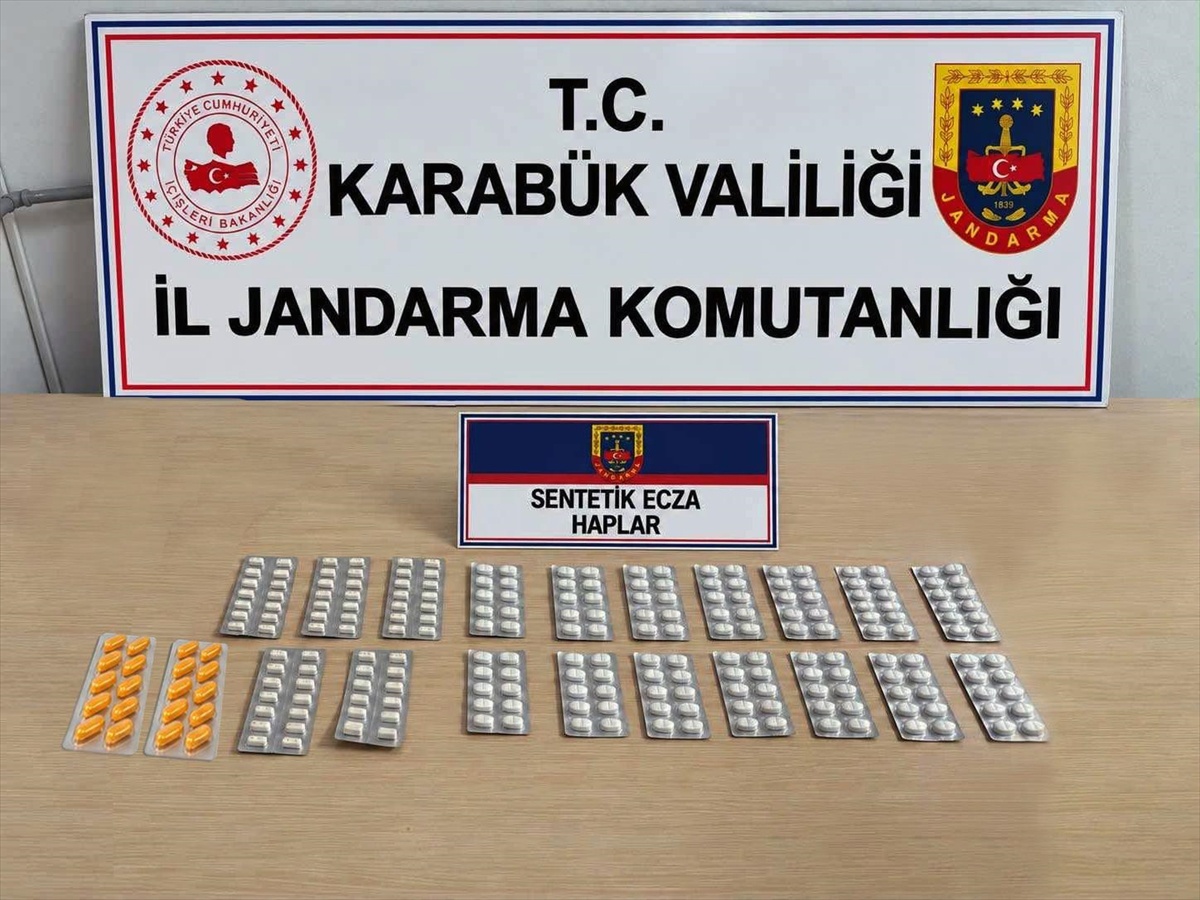 Karabük\'te operasyonda 230 sentetik ecza ele geçirildi, 2 şüpheli gözaltına alındı