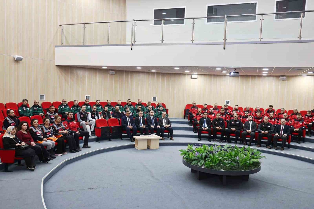Karabük\'te İHH ve Nezir Derneği ekiplerine AFAD akreditasyonu törenle verildi