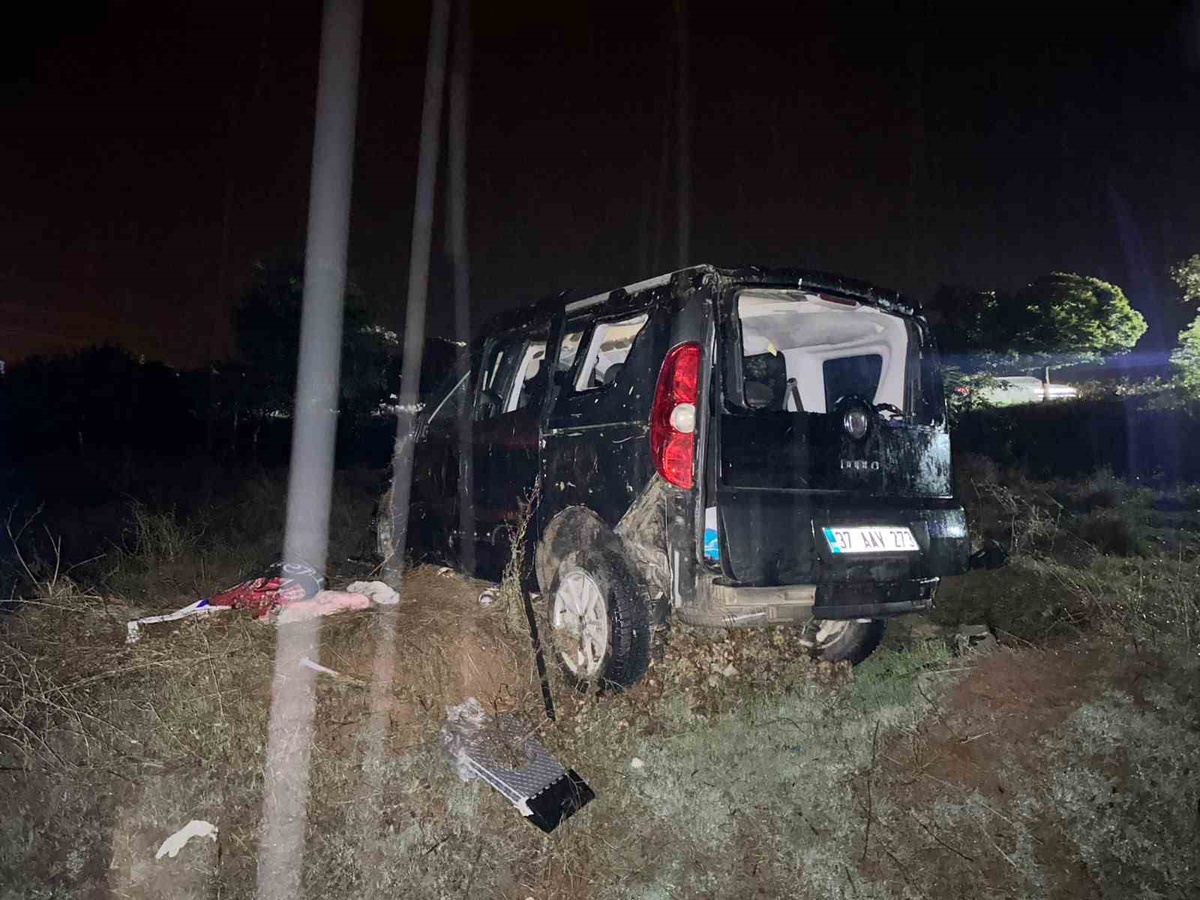 Kırıkkale\'de yağışlı havada takla atan araçta 1 kişi öldü, 4 kişi yaralandı