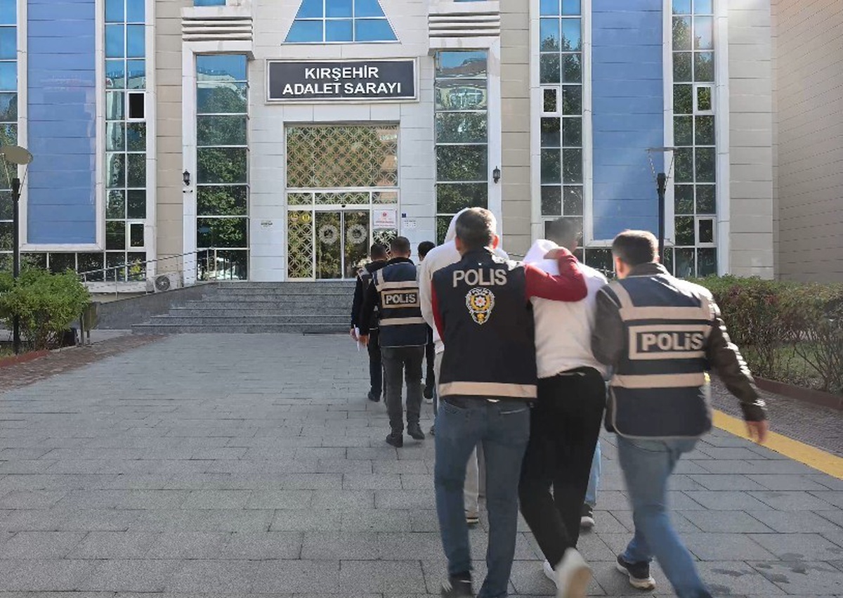 Kırşehir\'de yaralama ve yağma olaylarına karışan 5 şüpheliden 3\'ü tutuklandı