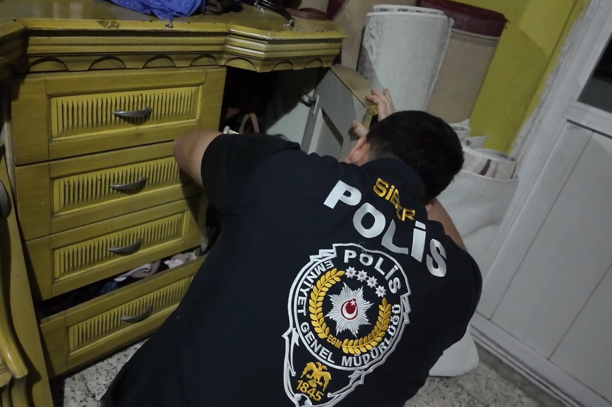 Mersin\'de yasadışı bahis şebekesine operasyon yapıldı, 33 şüpheliden 26\'sı tutuklandı