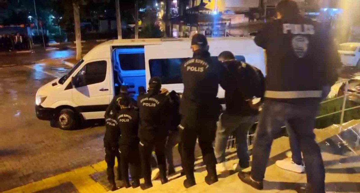 Mersin Gülnar\'da iki işletmeye fuhuş operasyonu düzenlendi, 6 şüpheli tutuklandı