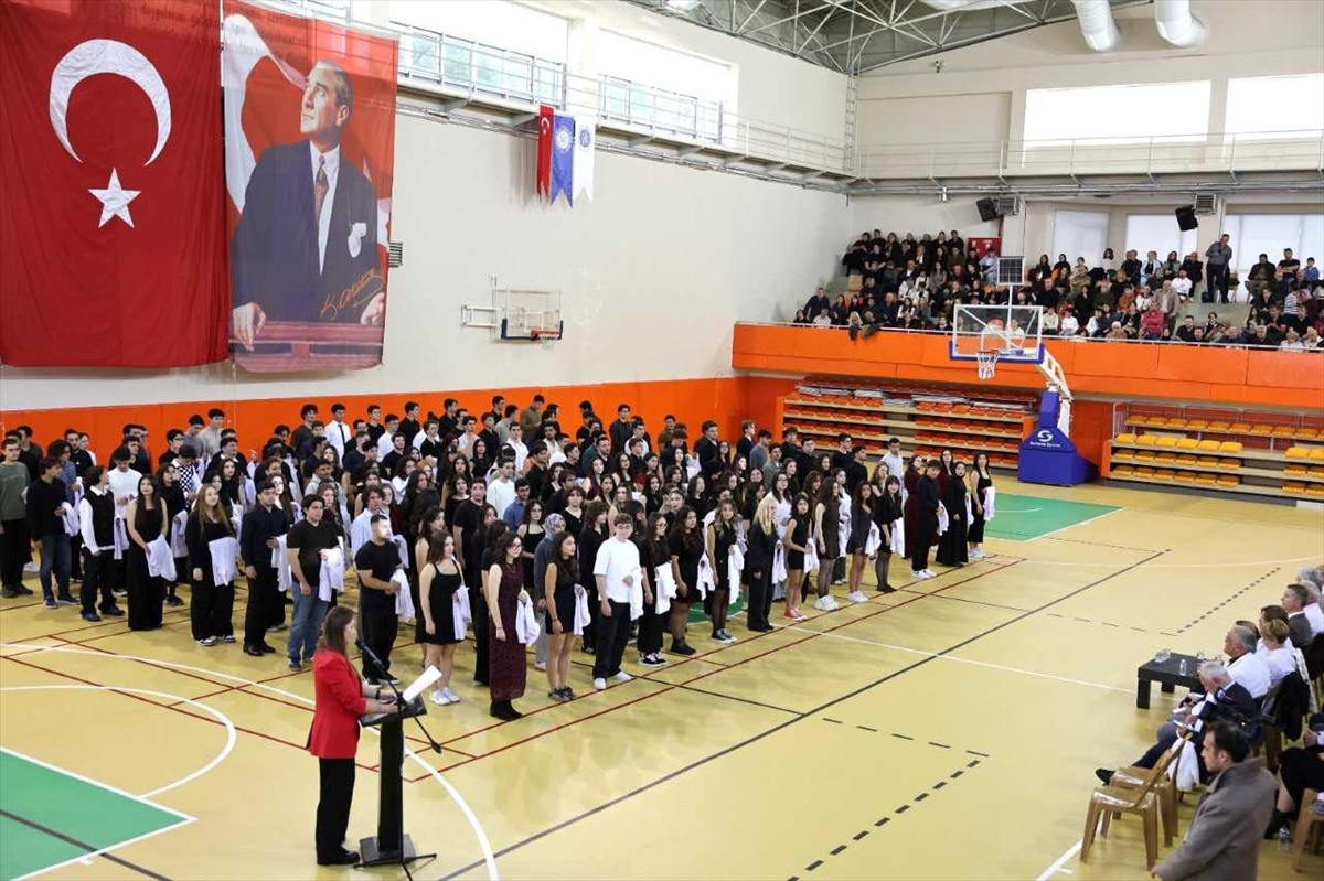 Tekirdağ NKÜ\'de 19. beyaz önlük töreni yapıldı, akreditasyon belgesi takdim edildi