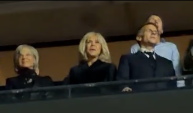 Paris’te çatışmalar şiddetlenirken Macron çifti konserde dans ederken görüntülendi
