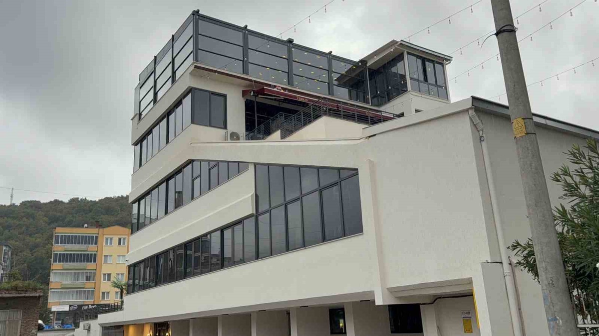 Atakum\'da restoranda iş kazası: Servis asansörünün kabiniyle düşen 31 yaşındaki garson öldü
