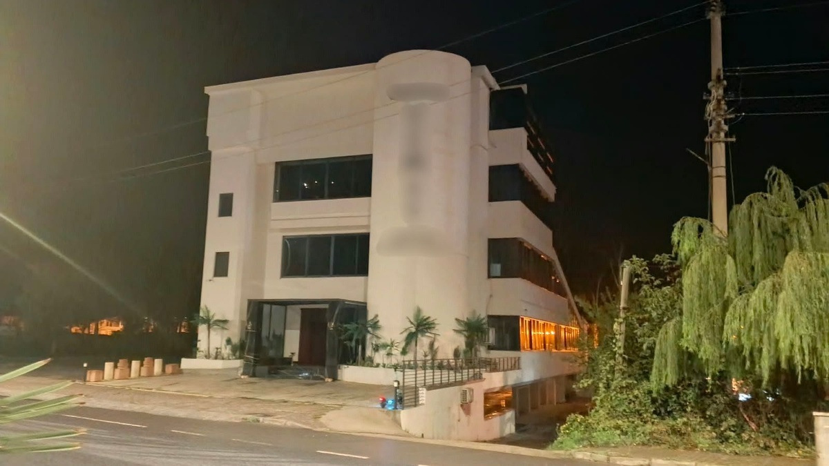 Atakum\'da iddiaya göre asansör kabiniyle 4. kattan düşen garson hastanede öldü