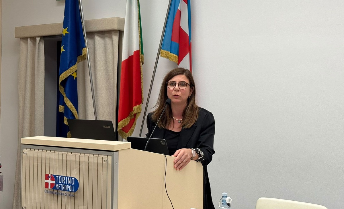 Serra Bucak Torino\'da yerel demokrasi ve kayyum uygulamalarını anlattı