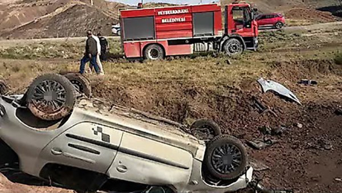 Siirt Baykan\'da otomobil takla attı, aynı aileden 5 kişi yaralandı