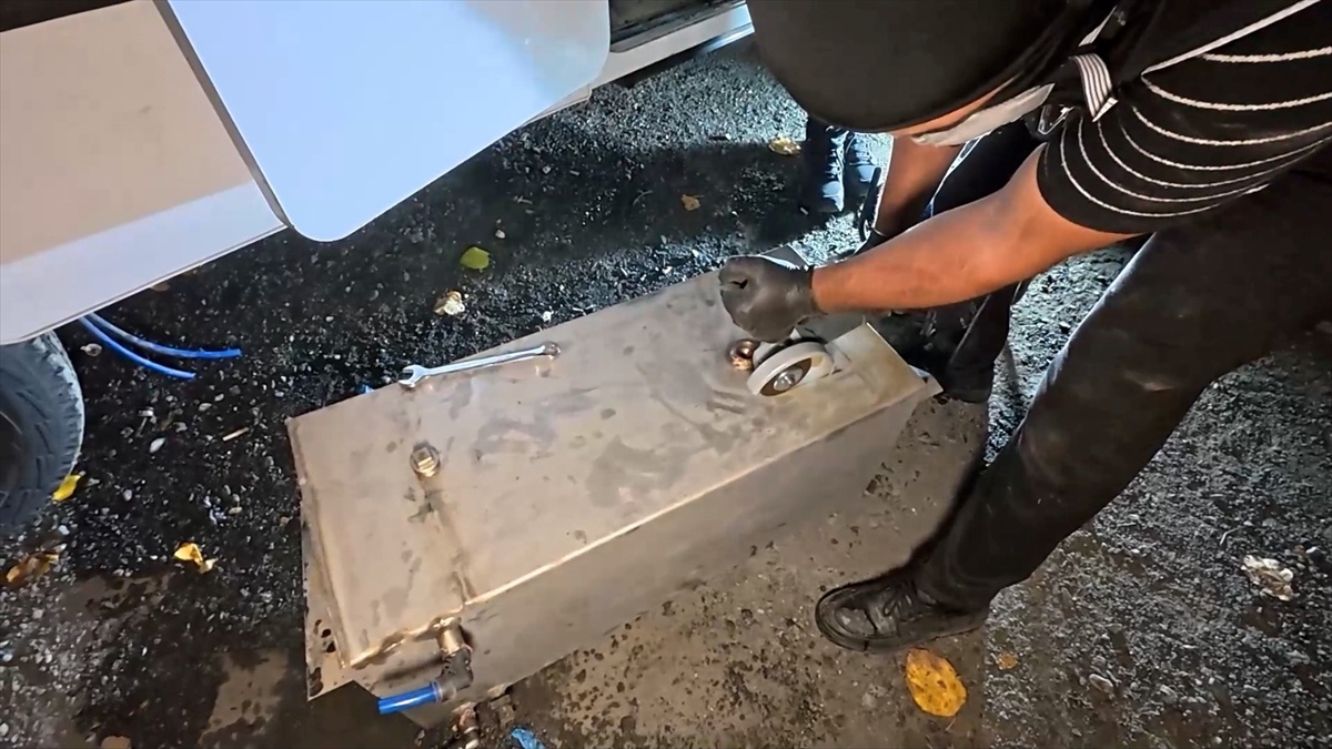 Şişli\'de karavan ve evde 213 kilo sentetik uyuşturucu bulundu, 2 şüpheli tutuklandı