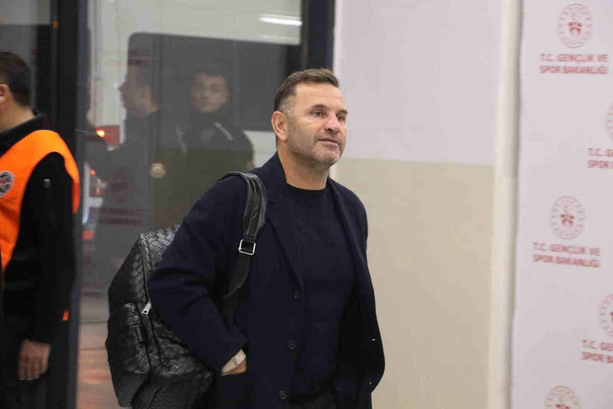 Gençlerbirliği ile Galatasaray kafileleri Eryaman Stadyumu\'na ulaştı