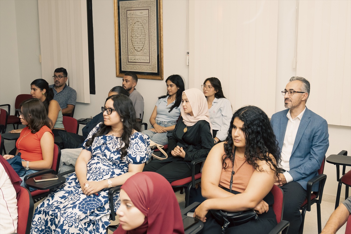 Tunus\'ta Türk Filmleriyle Sinema Günü\'nde yaklaşık 40 öğrenci Türkçe pratiği yaptı