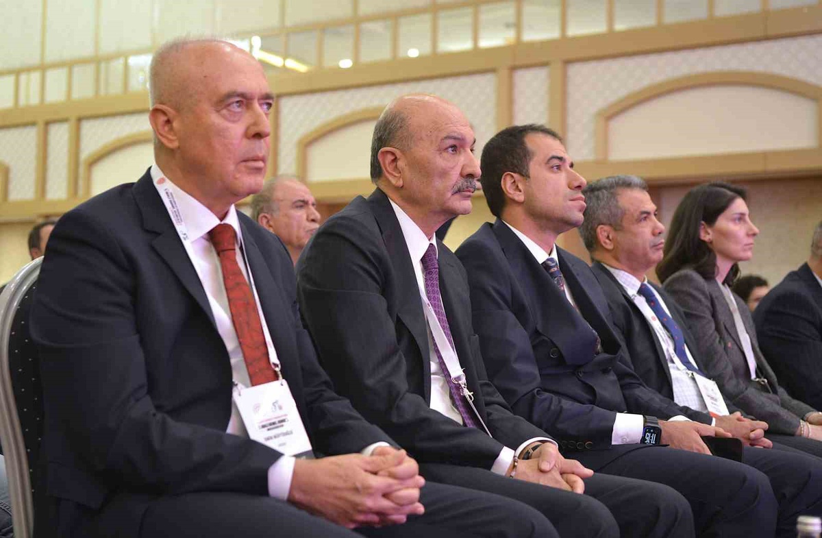 Türkiye Bisiklet Federasyonu yönetimi 130 delegenin katıldığı kurulda güven tazeledi