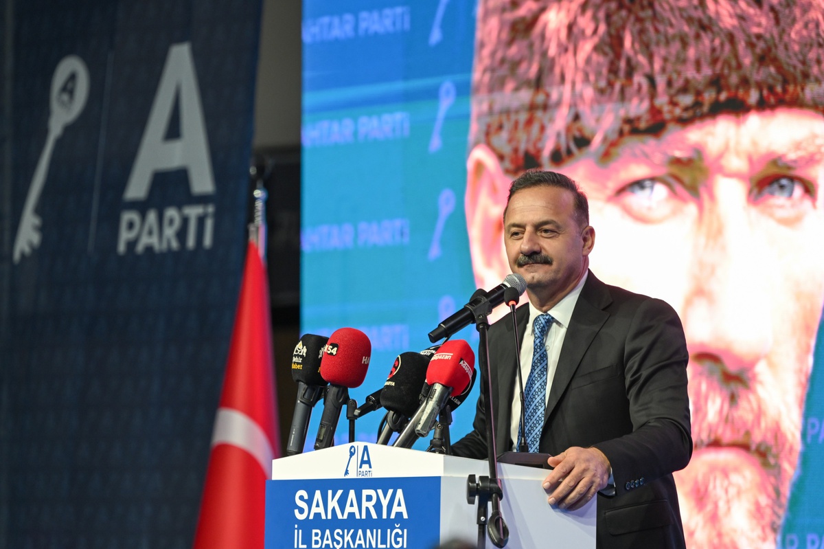 Ağıralioğlu Sakarya\'da ittifak arayışı iddialarını yalanladı, \'Kendinize gelin\' dedi