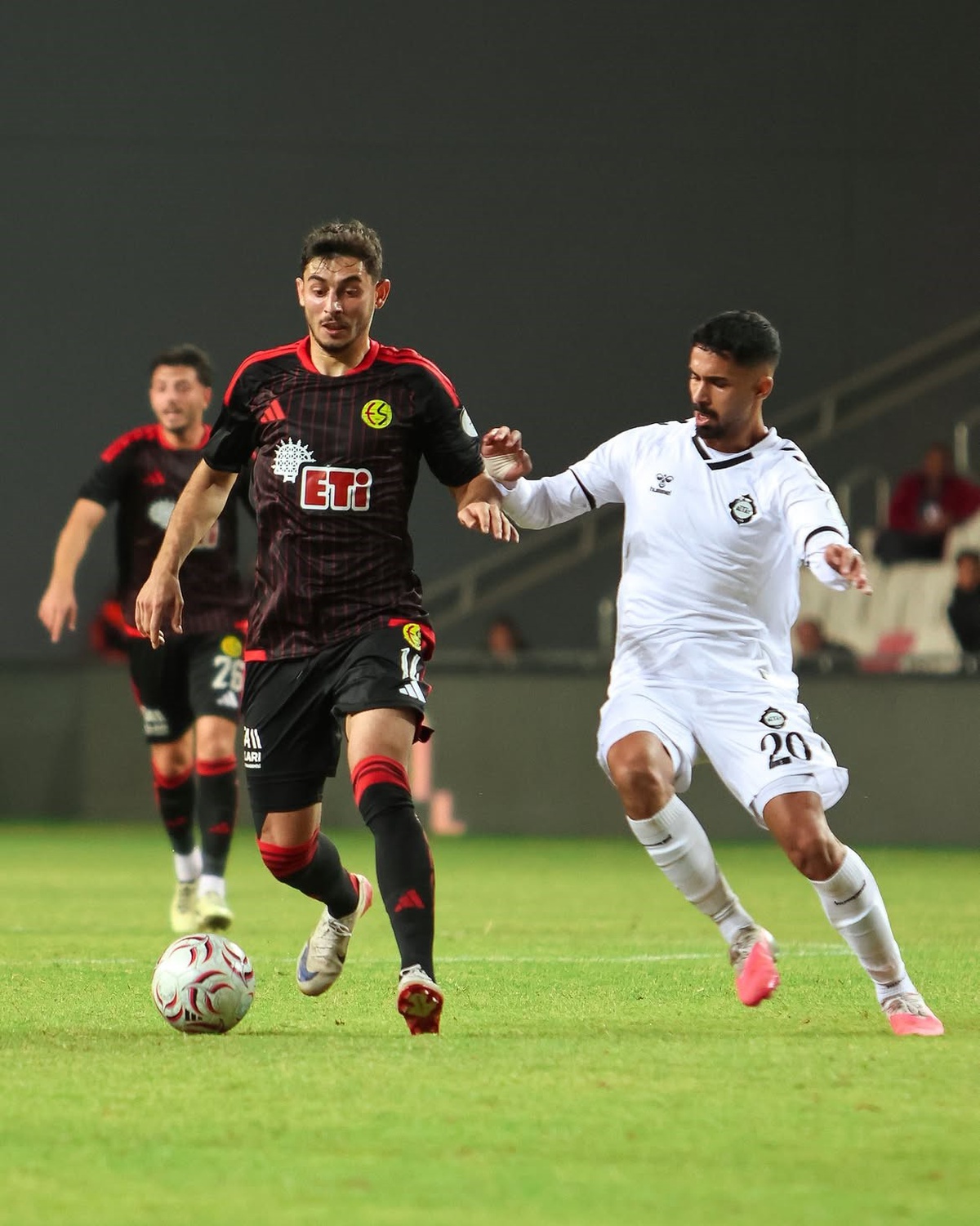 Altay sahasında Eskişehirspor\'a 4-1 yenildi, 3 maçlık yenilmezlik serisi sona erdi