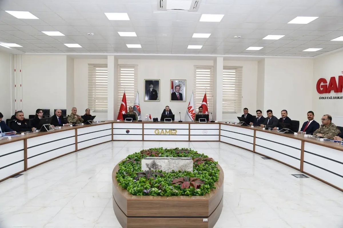 Ardahan\'da 9 aylık asayiş çalışmaları Emniyet ve Jandarma sunumlarıyla ele alındı