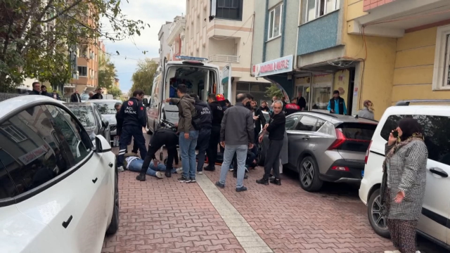 Yol verme tartışmasında dehşet! Evine kadar takip edip boynundan bıçakladılar