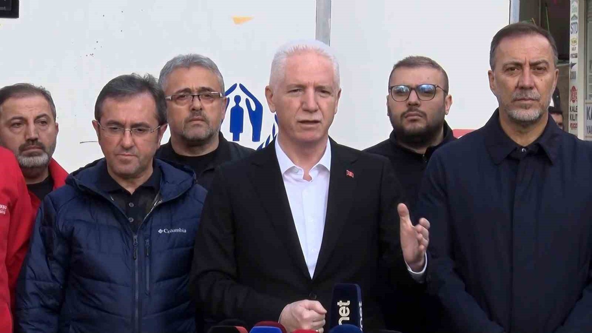 Vali Gül, Ayazağa\'da kaybolan 3 kişi için aramaların 5. gününde sürdüğünü söyledi