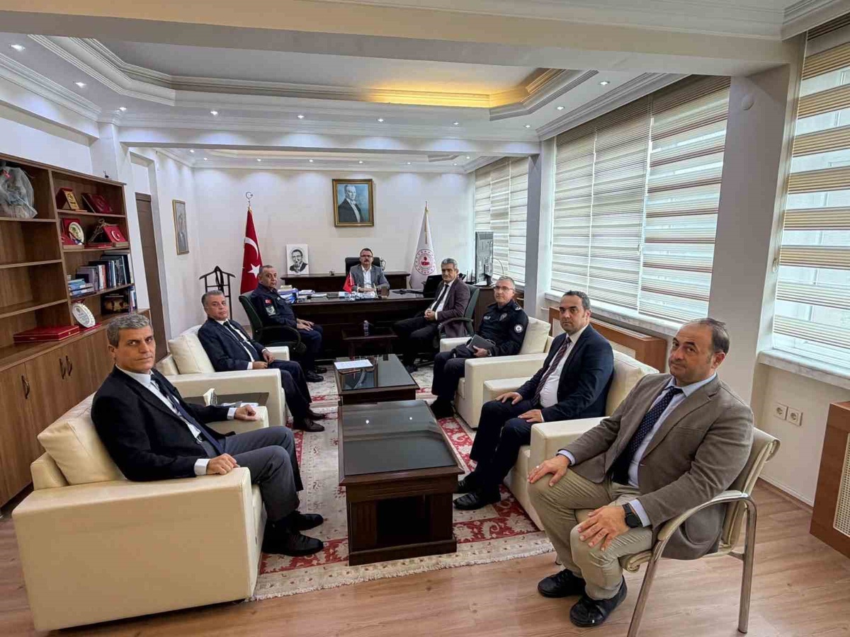 Kaymakam Ateş, Aydın Sultanhisar\'da 29 Ekim hazırlıklarını görüştü
