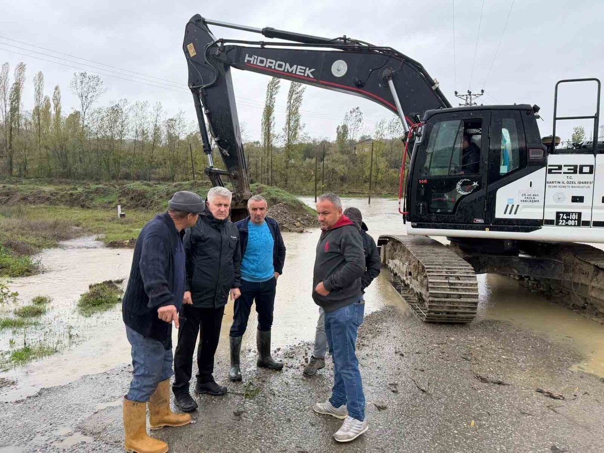 Bartın\'da sel ve fırtına 15 saatte merkez, Amasra ve Kurucaşile\'de 27 ihbara yol açtı