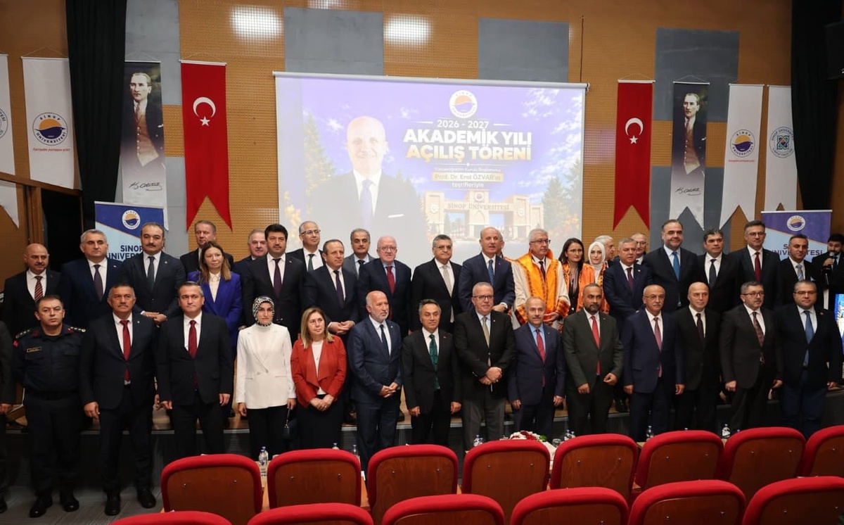 YÖK Başkanı Özvar, Sinop\'ta üniversitelerin dijital dönüşüm sorumluluğunu vurguladı