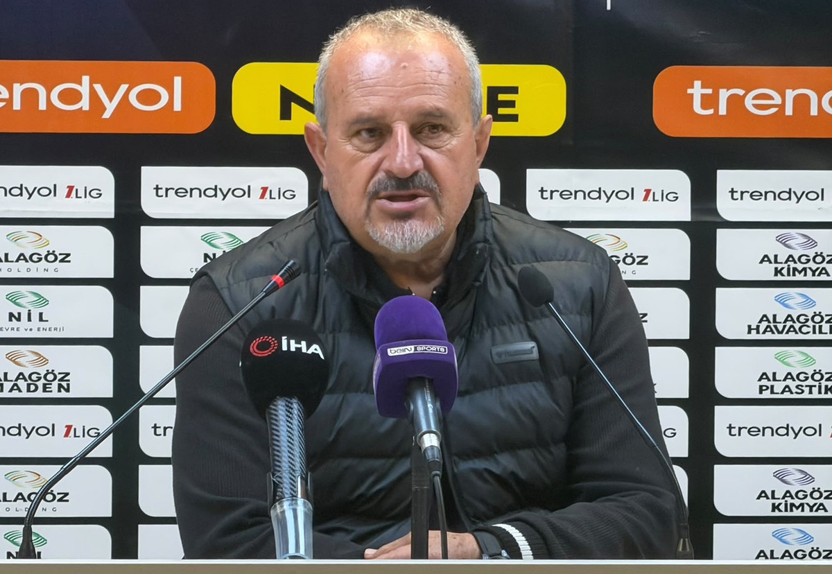 Münir Yıldırım, Boluspor\'un Iğdır FK\'ya 1-0 yenildiği maçta hakem kararlarını eleştirdi