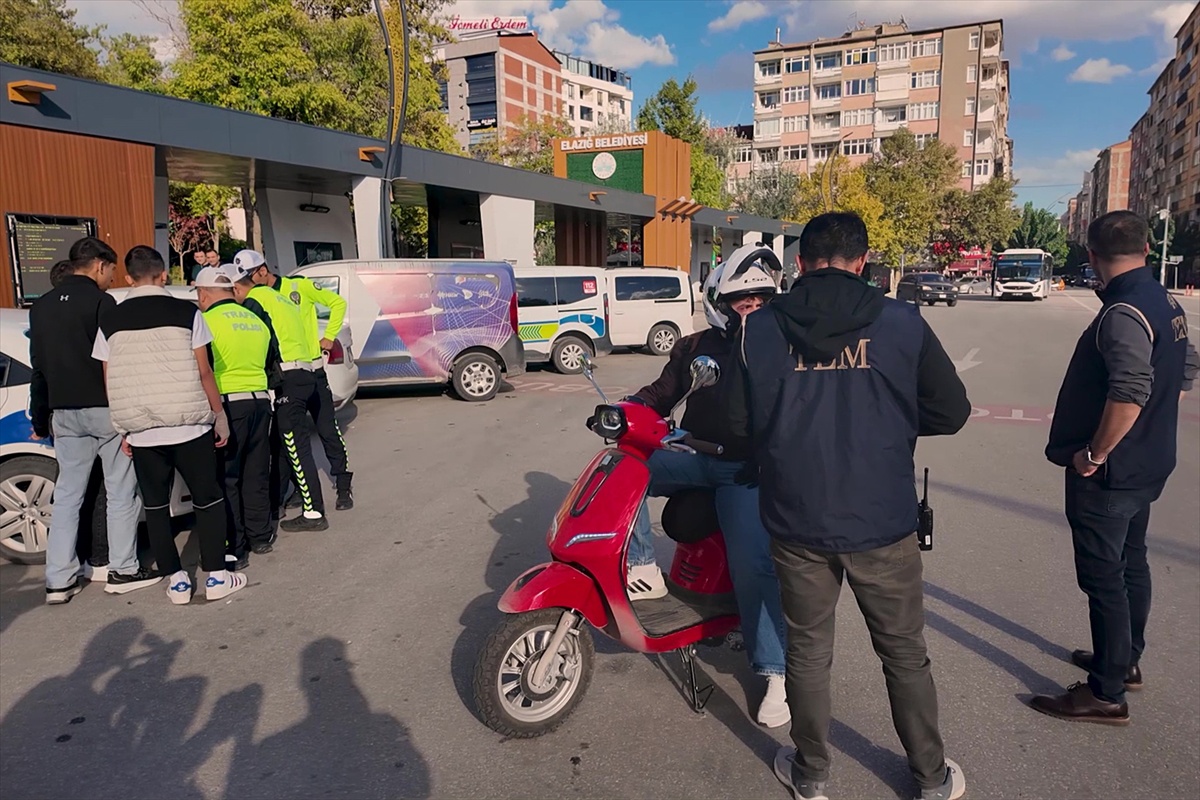 Elazığ\'da denetimde 63 motosiklet sürücüsüne 1 milyon 311 bin 652 lira ceza kesildi