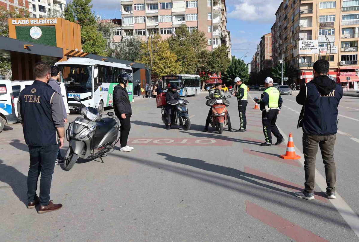 Elazığ\'da motosiklet denetiminde 63 sürücüye 1 milyon 311 bin 652 TL ceza kesildi