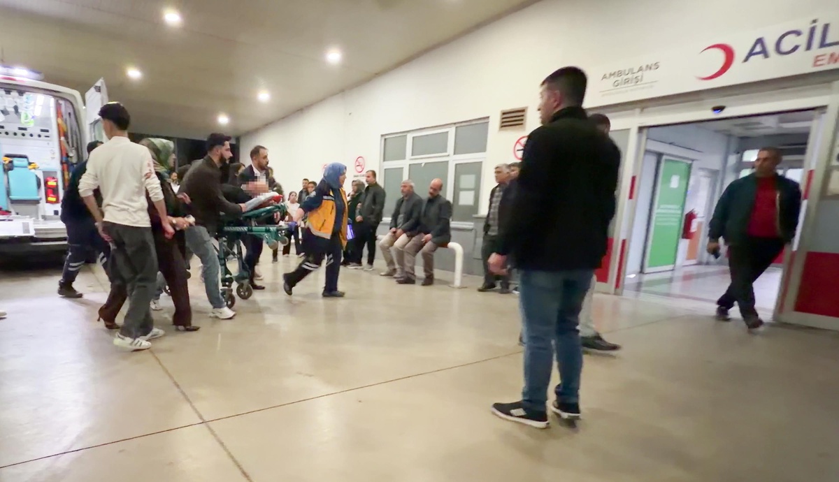 Erzurum Palandöken\'de düğündeki bıçaklı kavgada 2 kişi yaralandı, merasim sonlandı