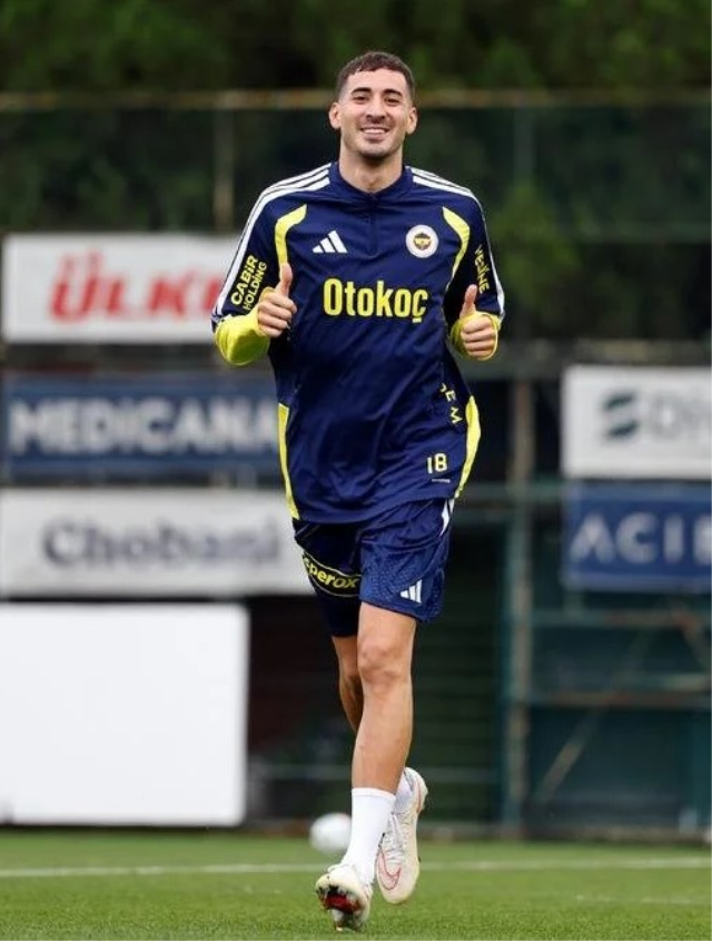 Fenerbahçe'de Mert Müldür sevinci