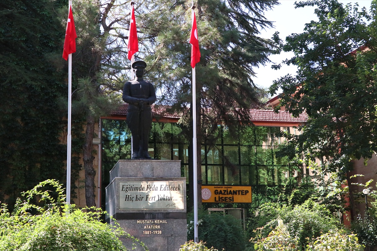 Gaziantep Lisesi 1911\'de başlayan eğitim mirasını 32 derslikli kampüste yaşatıyor