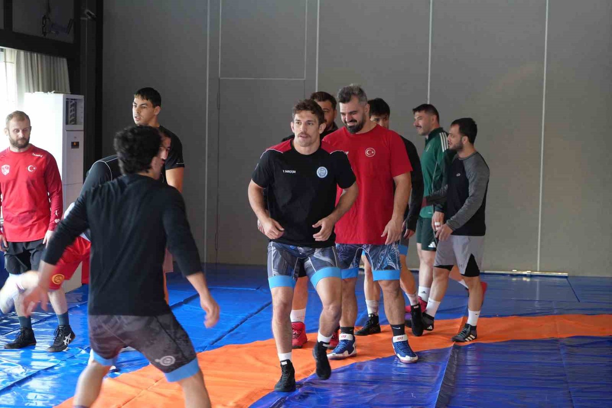 Grekoromen A Milli Takımı, Astana'daki D&uuml;nya Şampiyonası'na Erzurum'da hazırlanıyor