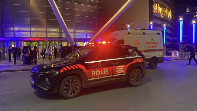 İsrail vatandaşı kadın protesto edildi, AVM boşaltıldı