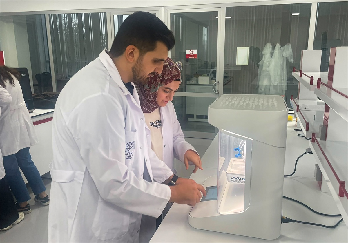 SABİOTEK\'te melanomda kemoterapi ve fototermali birleştiren mikroiğne yama üretildi