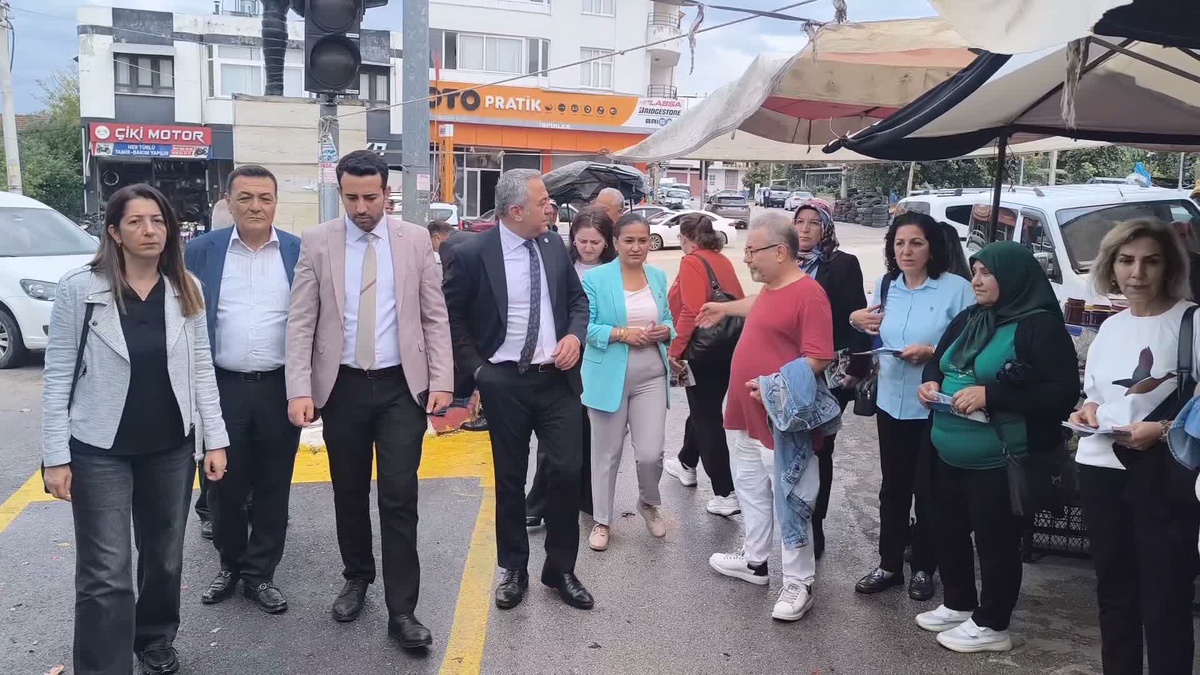 Kadirli\'de 85 yaşındaki kadın İYİ Parti heyetine \'Çalışmadığım gün açım\' dedi