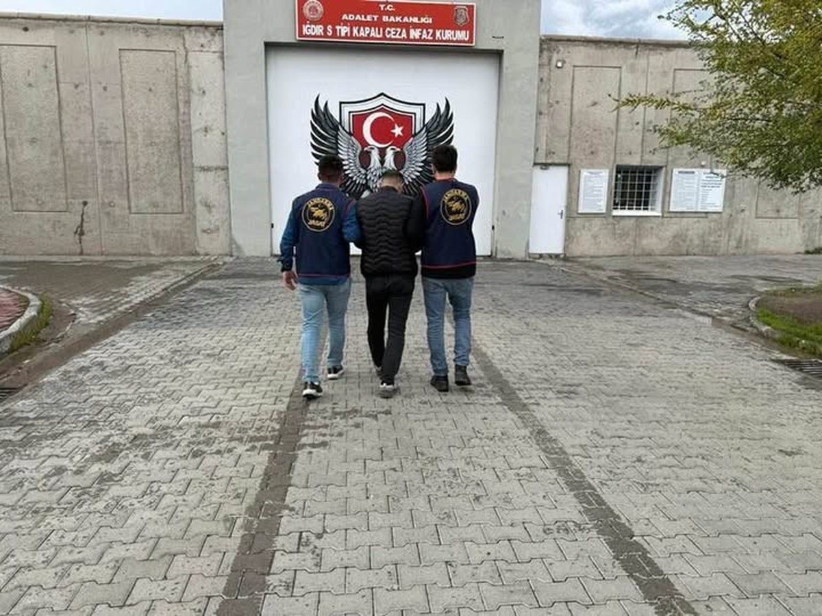 Iğdır\'da 11 yıl 1 ay hapis cezasıyla aranan şahıs JASAT ekiplerince yakalandı