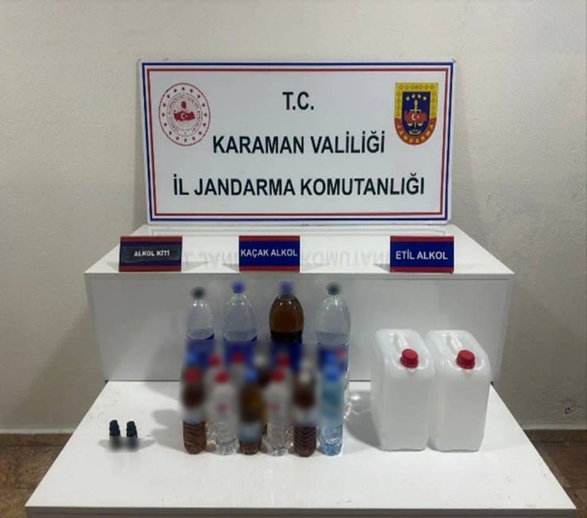 Karaman\'da jandarmanın denetimlerinde yakalanan 54 şüpheliden 12\'si tutuklandı