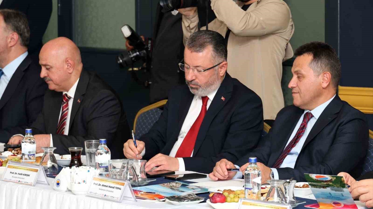 KBÜ Rektörü Kırışık, Sinop\'ta iki birliğin ortak toplantısına katıldı